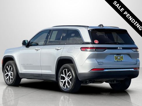 Used 2024 Jeep Grand Cherokee Limited image 7