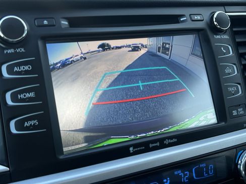 Used 2019 Toyota Highlander XLE image 34