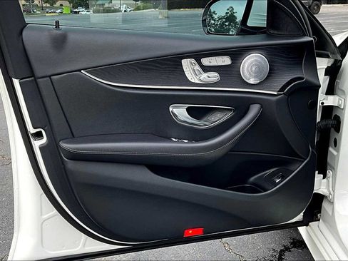 Used 2019 Mercedes-Benz E 300 image 21