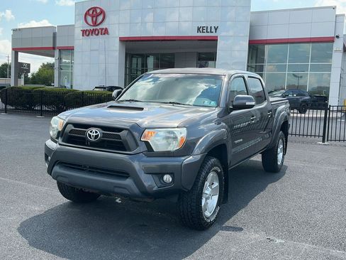 Used 2012 Toyota Tacoma 4x4 Double Cab w/ TRD Sport Pkg image 1