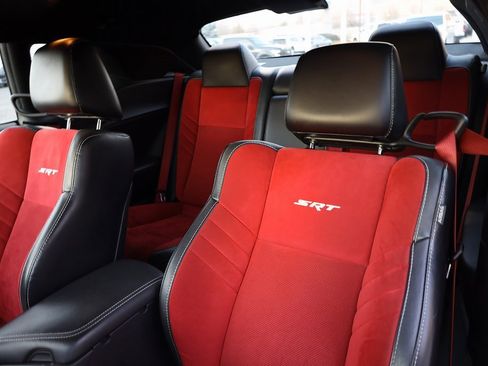Used 2015 Dodge Challenger SRT Hellcat image 16