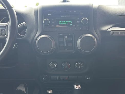 Used 2016 Jeep Wrangler Unlimited Sport w/ Quick Order Package 24S AWD/4WD image 26