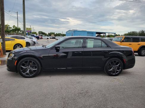 Used 2021 Chrysler 300 S RWD image 4