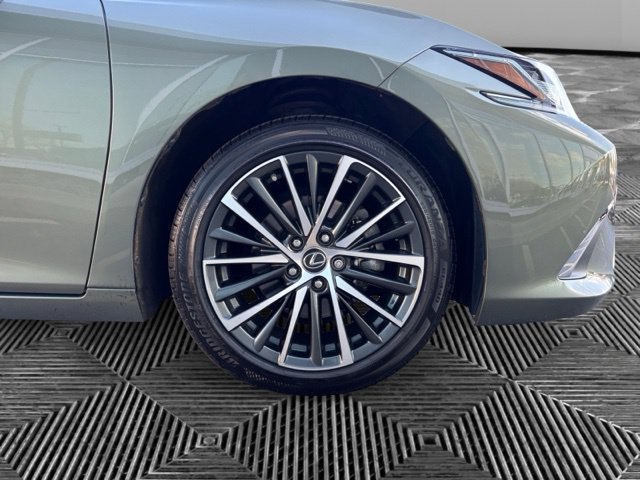 Used 2024 Lexus ES 350 w/ Premium Package FWD image 30