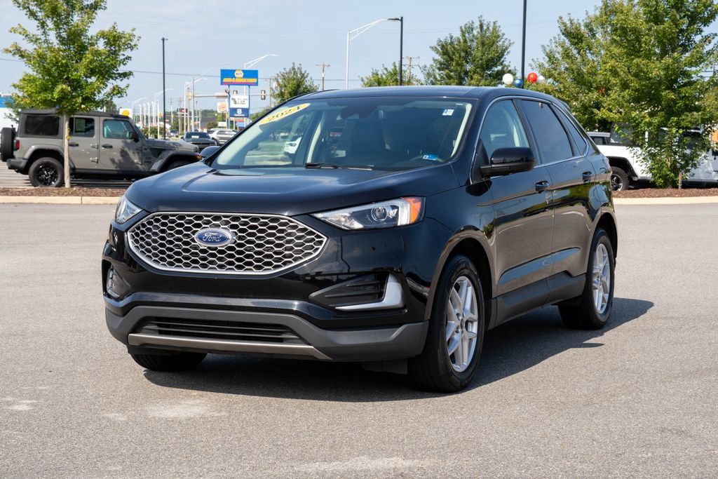 Used 2024 Ford Edge SEL AWD/4WD image 3