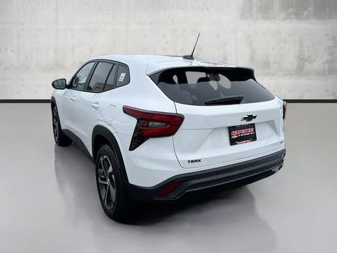 New 2026 Chevrolet Trax RS w/ Sunroof Package image 8