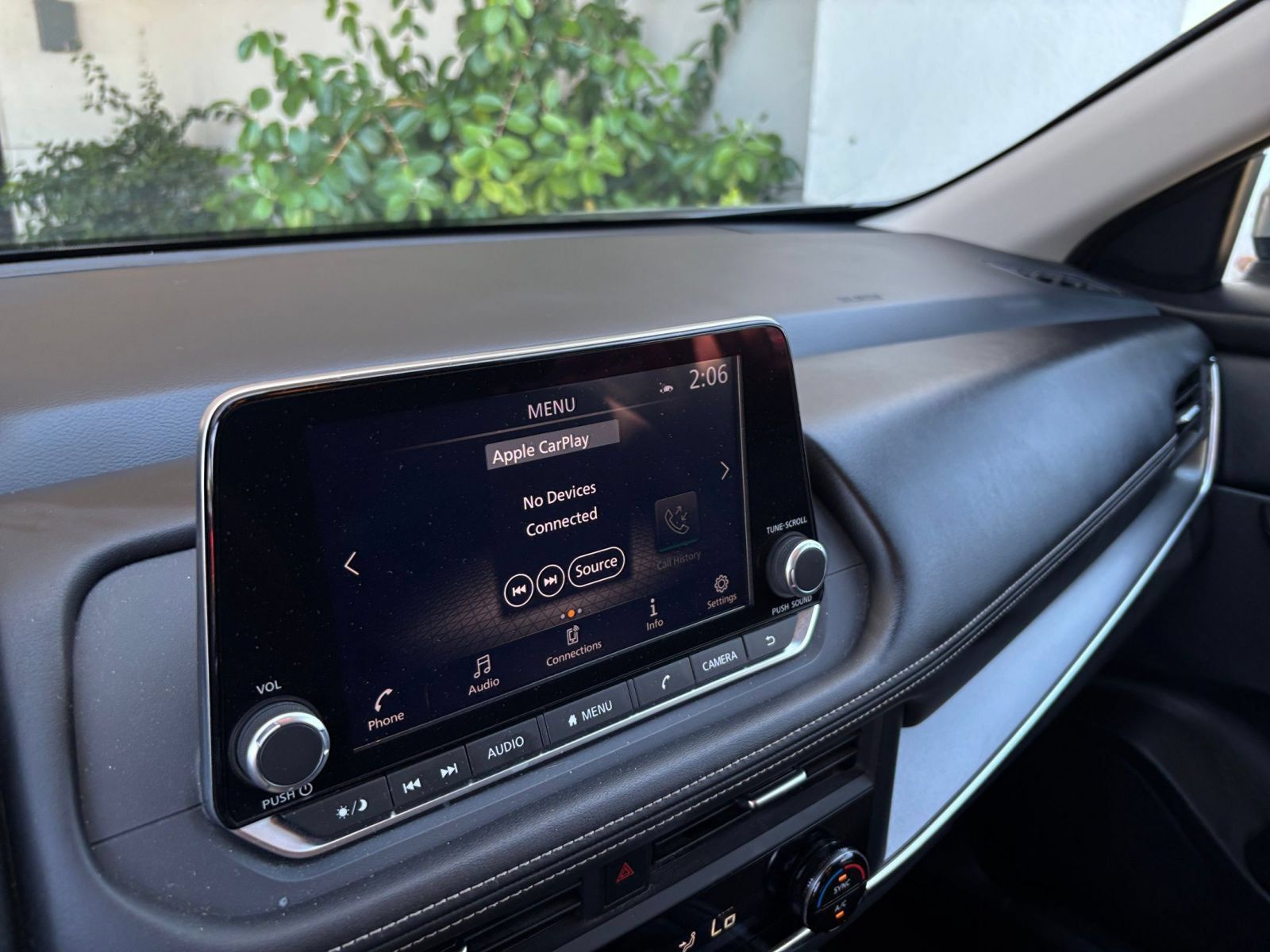 Used 2025 Nissan Rogue SV FWD image 19