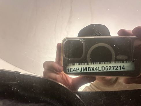 Used 2020 Jeep Cherokee Trailhawk w/ Comfort/Convenience Group image 35