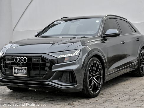 Used 2021 Audi Q8 Prestige image 3