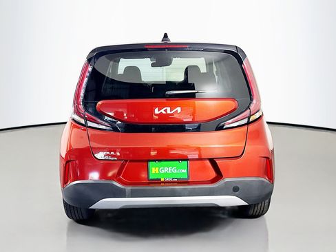 Used 2023 Kia Soul LX w/ LX Technology Package FWD image 8