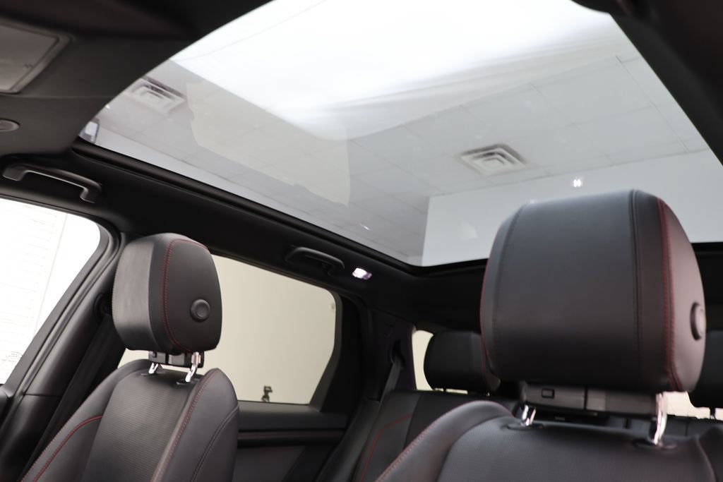 Used 2022 Land Rover Discovery Sport S R-Dynamic AWD/4WD image 18