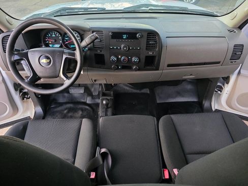 Used 2013 Chevrolet Silverado 1500 W/T image 33