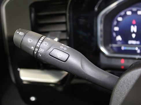 Used 2025 Chevrolet Silverado 1500 LT image 38