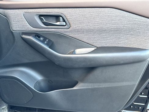 Certified 2023 Nissan Rogue S image 11