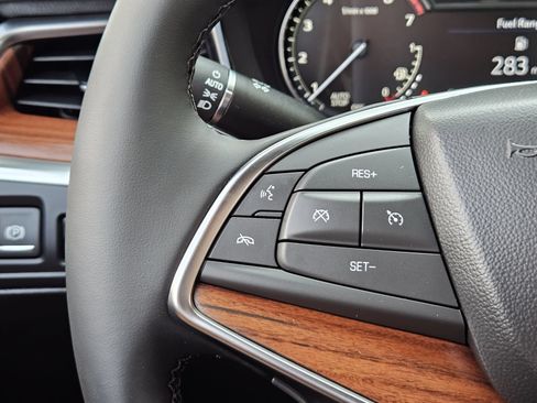 Used 2025 Cadillac XT5 Premium Luxury FWD image 25