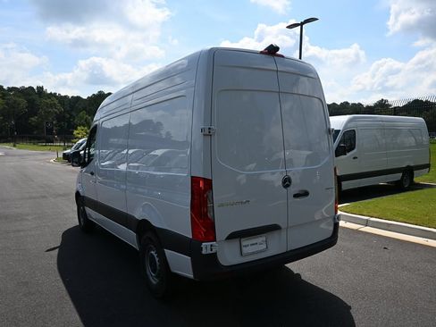 Used 2025 Mercedes-Benz Sprinter 2500 image 4
