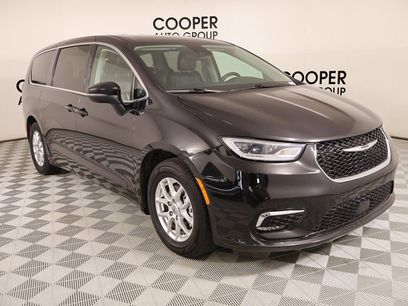 Used 2023 Chrysler Pacifica Touring-L