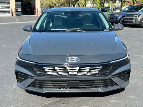 Certified 2026 Hyundai Elantra Limited FWD image 3
