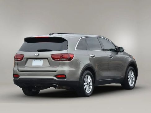 Used 2019 Kia Sorento LX image 56