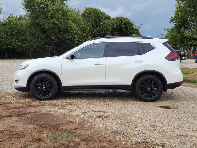 Used 2018 Nissan Rogue SV FWD image 4