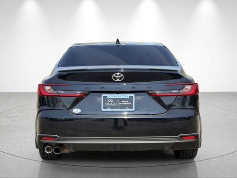 Used 2025 Toyota Camry SE AWD/4WD image 4