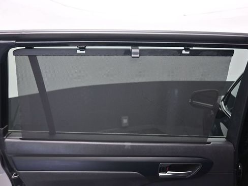 Used 2020 Toyota Highlander XLE AWD/4WD image 32