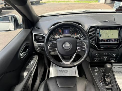 Used 2019 Jeep Cherokee High Altitude AWD/4WD image 11