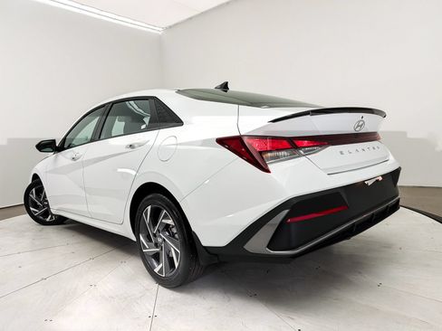 Used 2025 Hyundai Elantra Sport FWD image 6