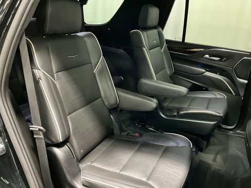 Used 2023 Cadillac Escalade Premium Luxury AWD/4WD image 24