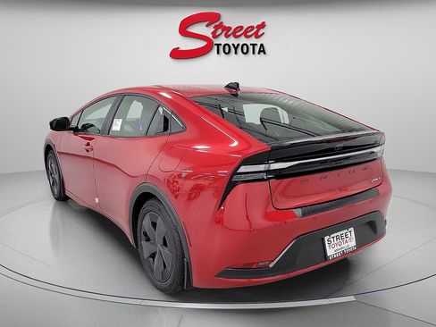 New 2026 Toyota Prius Plug-In Hybrid FWD image 2