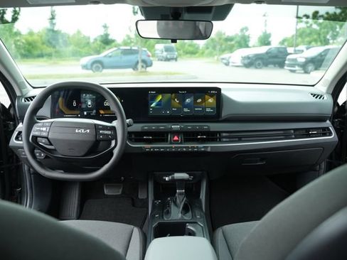 Used 2025 Kia K4 FWD image 26