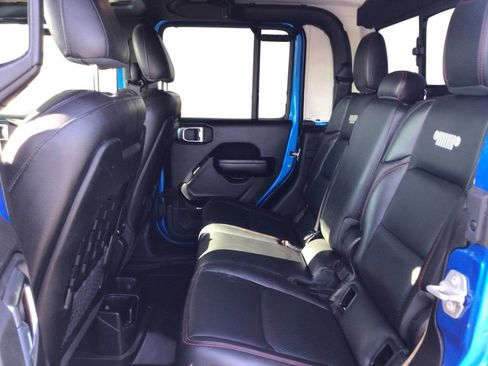 Used 2021 Jeep Gladiator Rubicon w/ Dual Top Group AWD/4WD image 10