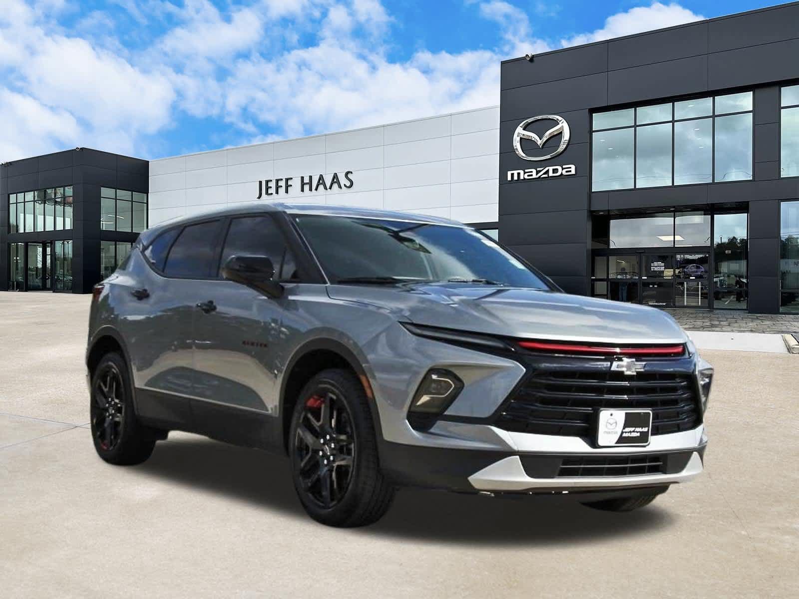Used 2024 Chevrolet Blazer LT w/ Redline Edition FWD image 4