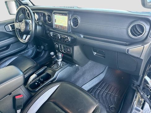 Used 2021 Jeep Wrangler Unlimited Sahara w/ Dual Top Group AWD/4WD image 33