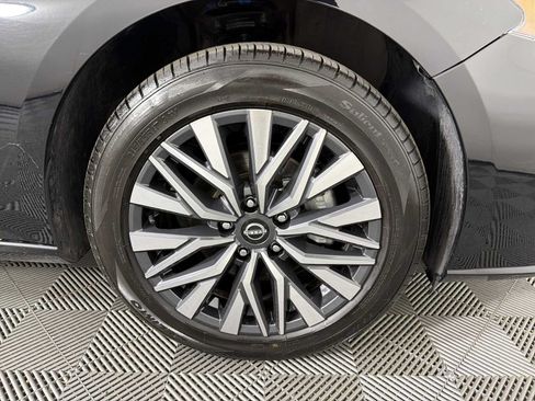 Used 2024 Nissan Altima 2.5 SV AWD/4WD image 10