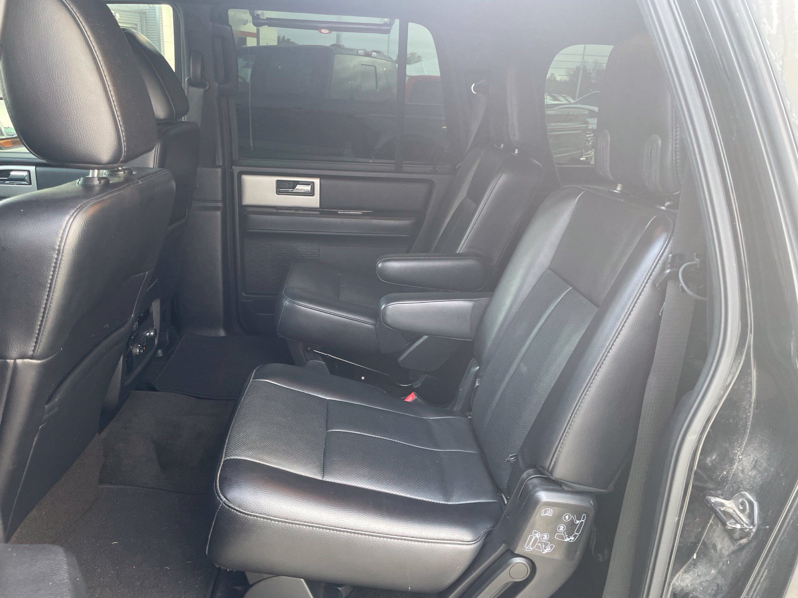 Used 2017 Ford Expedition EL Limited w/ Equipment Group 301A AWD/4WD image 7