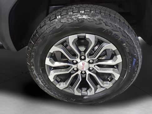 Used 2024 GMC Canyon Denali image 23