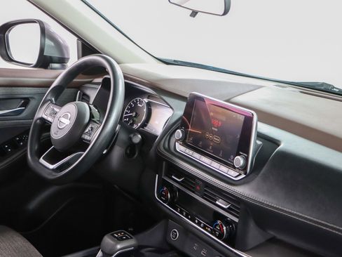 Used 2023 Nissan Rogue SV FWD image 25