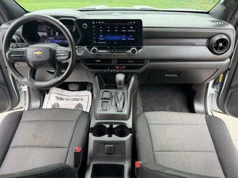 Used 2023 Chevrolet Colorado W/T RWD image 15