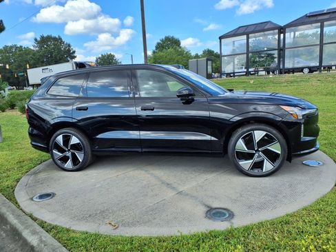 New 2025 Volvo EX90 Ultra w/ Protection Package Premier image 2