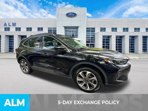 Used 2024 Ford Escape Platinum AWD/4WD image 3