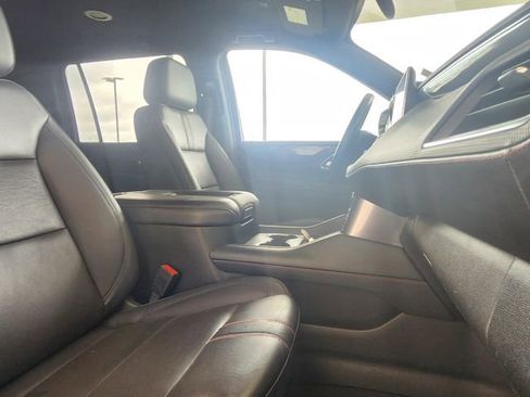 Used 2024 Chevrolet Suburban RST RWD image 27