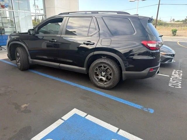 Certified 2025 Honda Pilot TrailSport image 15