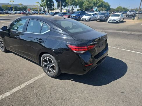 Used 2025 Nissan Sentra SV FWD image 5