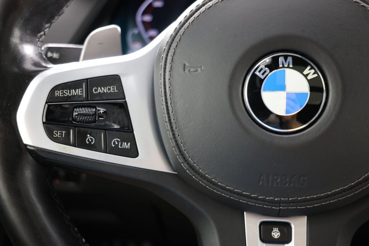 Used 2022 BMW X6 M50i w/ Executive Package AWD/4WD image 28