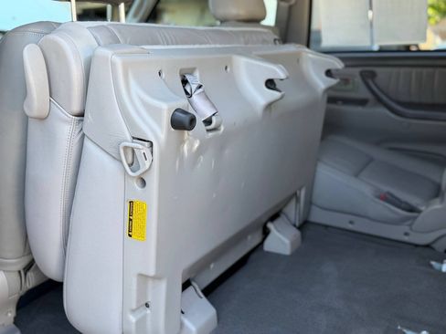 Used 2004 Toyota Sequoia Limited RWD image 37