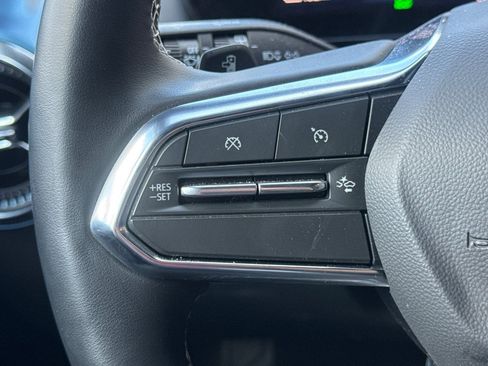 Used 2026 Chevrolet Equinox EV LT FWD image 35