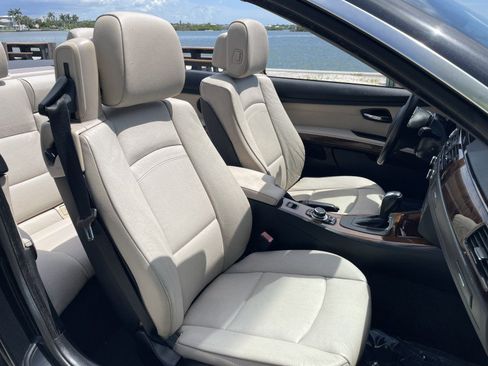 Used 2013 BMW 335i Convertible w/ Premium Pkg RWD image 7