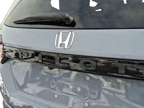 Used 2025 Honda Pilot Elite image 30