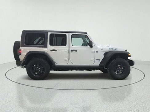Used 2024 Jeep Wrangler Unlimited AWD/4WD image 4